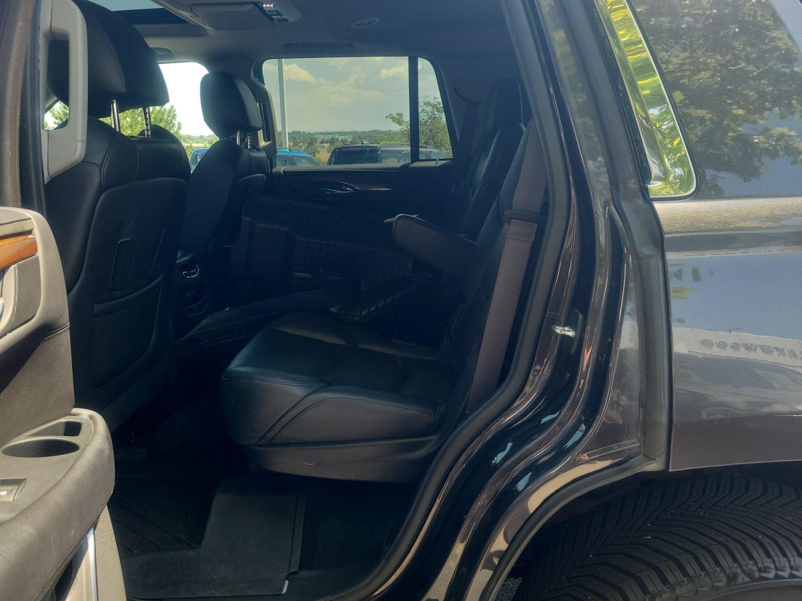 Used 2017 Cadillac Escalade Premium Luxury AWD/4WD image 17