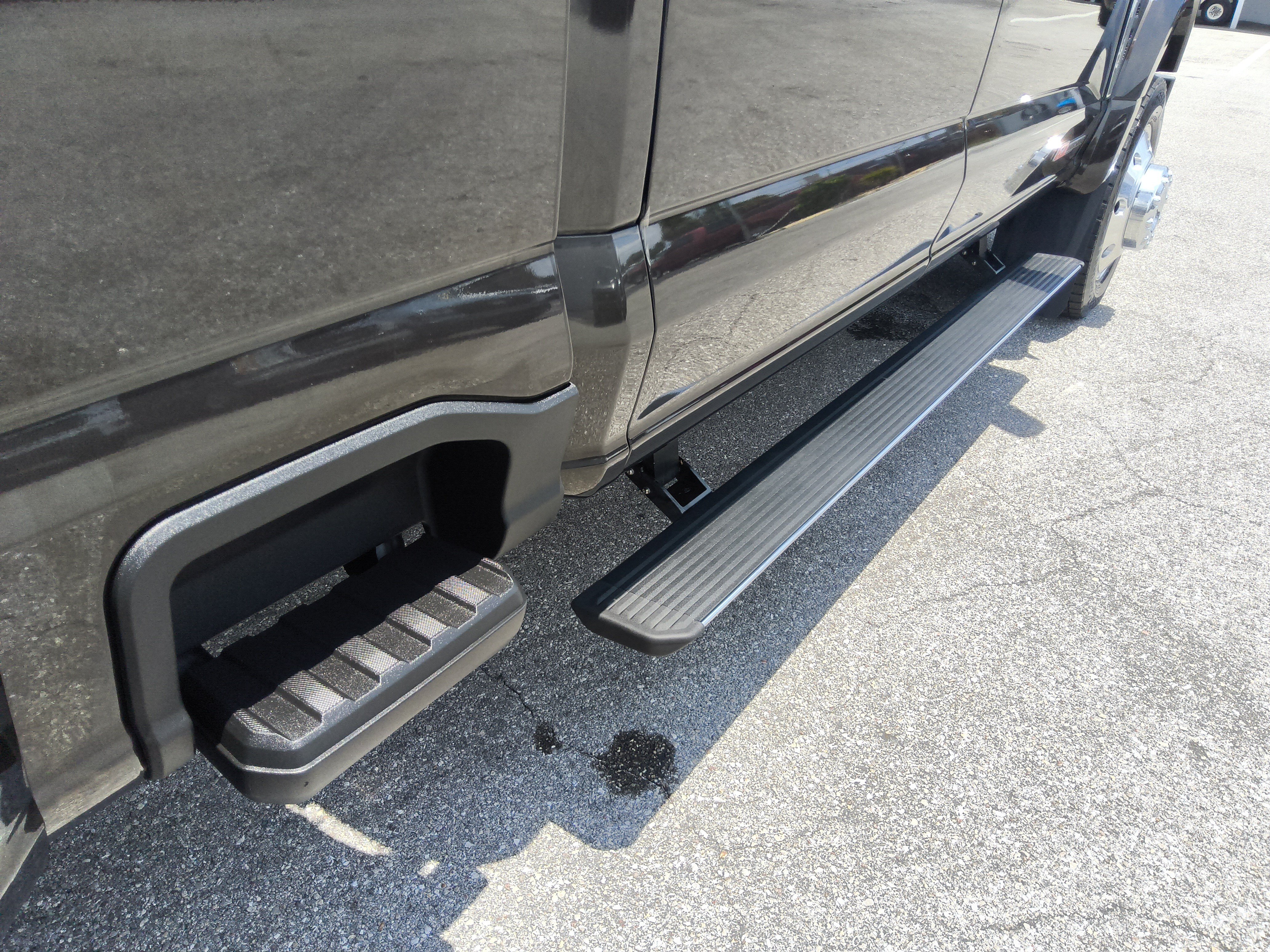 Certified 2025 Ford F450 Platinum w/ Platinum Plus Package AWD/4WD image 28