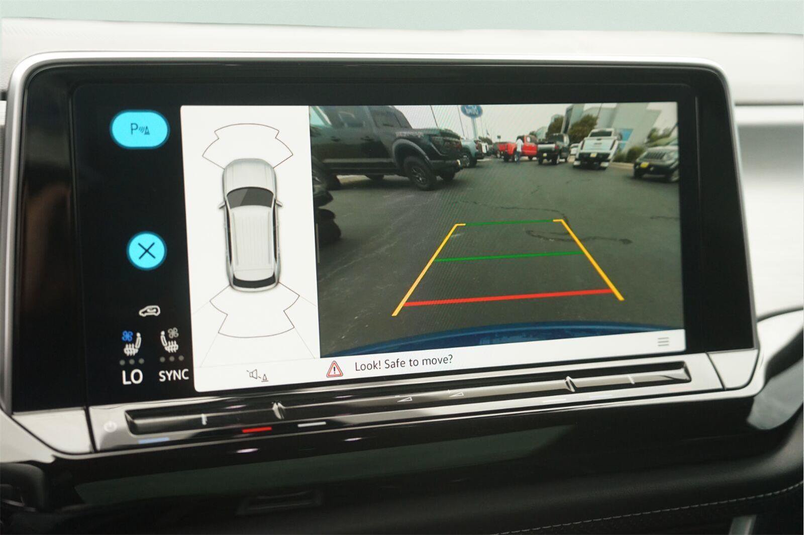 Used 2025 Volkswagen Atlas Cross Sport SE FWD image 28
