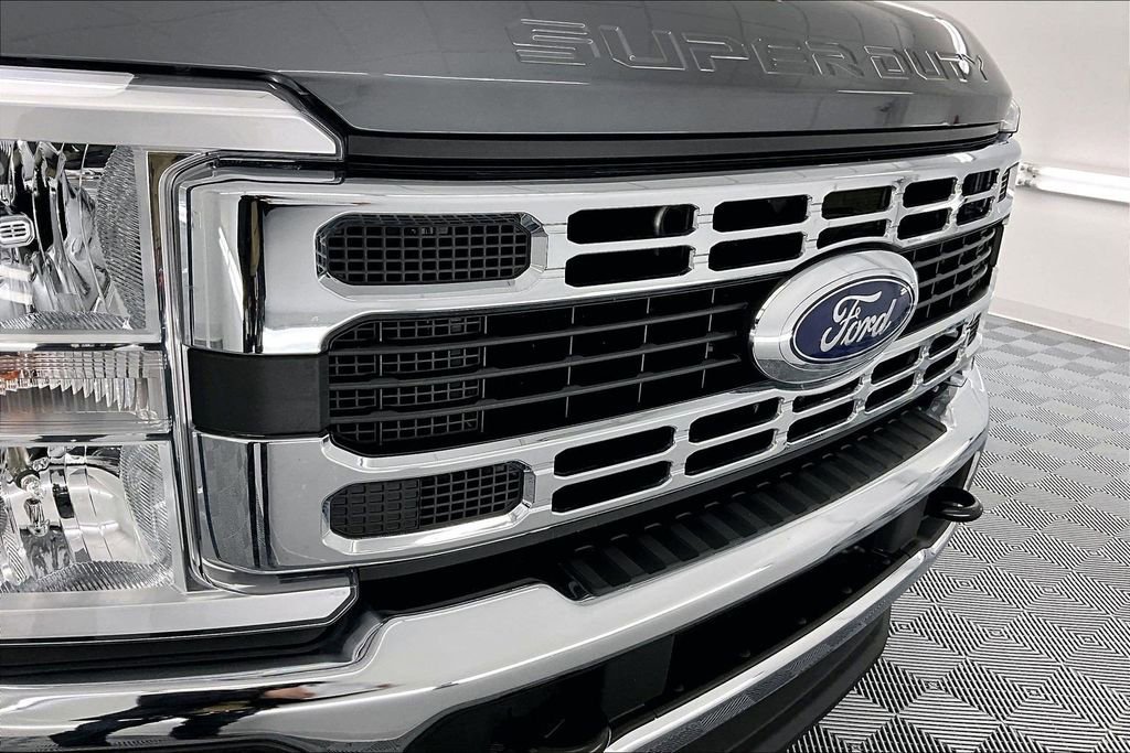 Certified 2025 Ford F350 XLT w/ FX4 Off-Road Package image 25