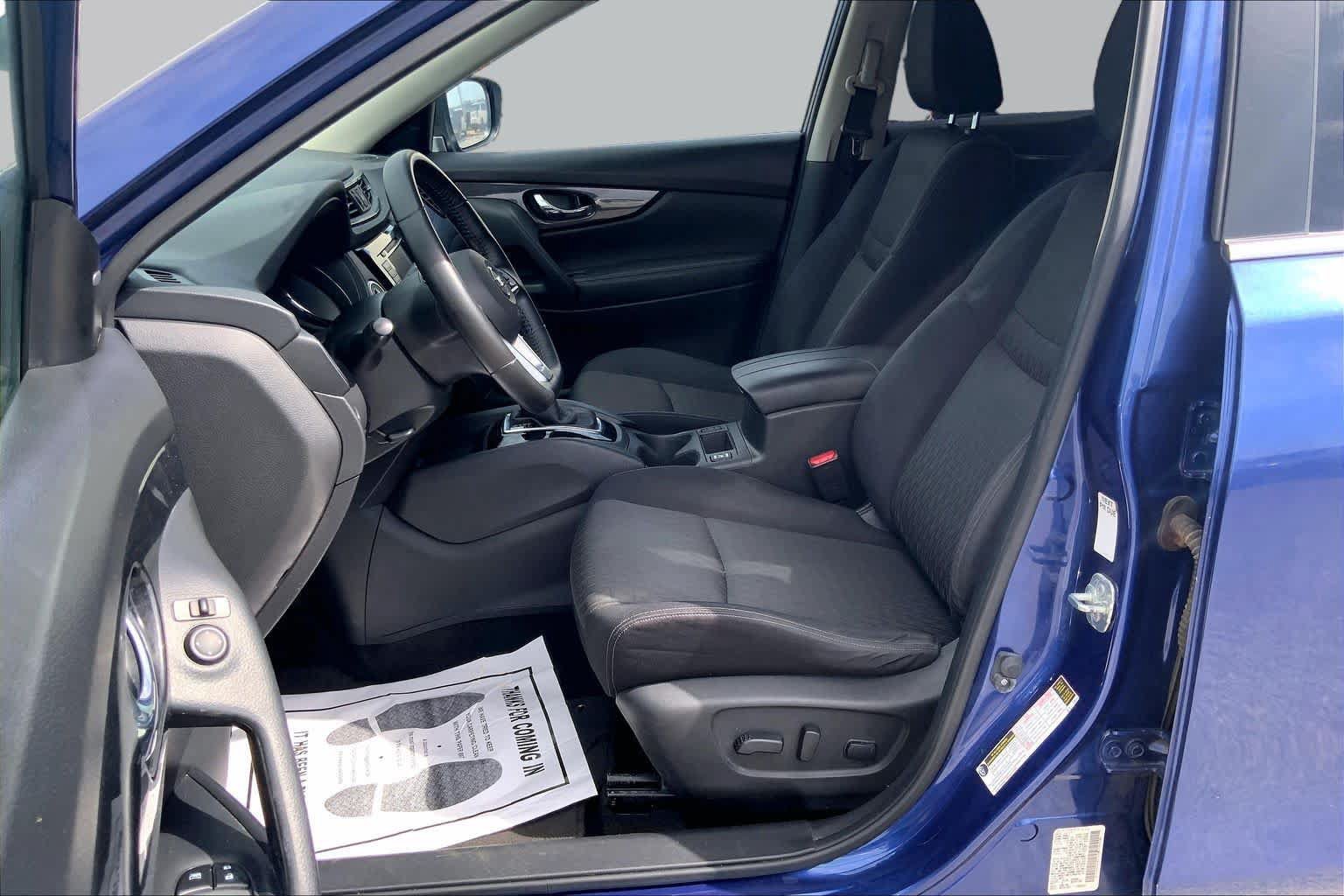 Used 2018 Nissan Rogue SV FWD image 8