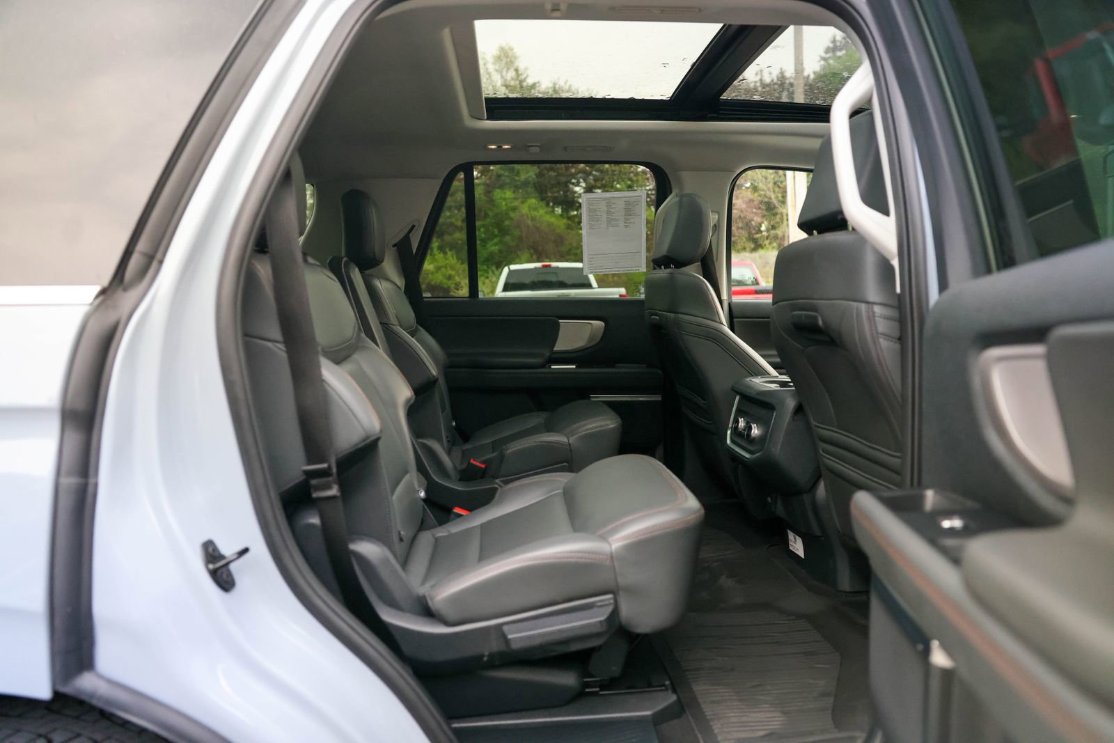 Certified 2025 Ford Expedition Active AWD/4WD image 13
