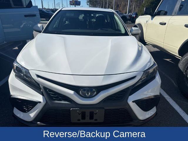 Used 2021 Toyota Camry SE image 2