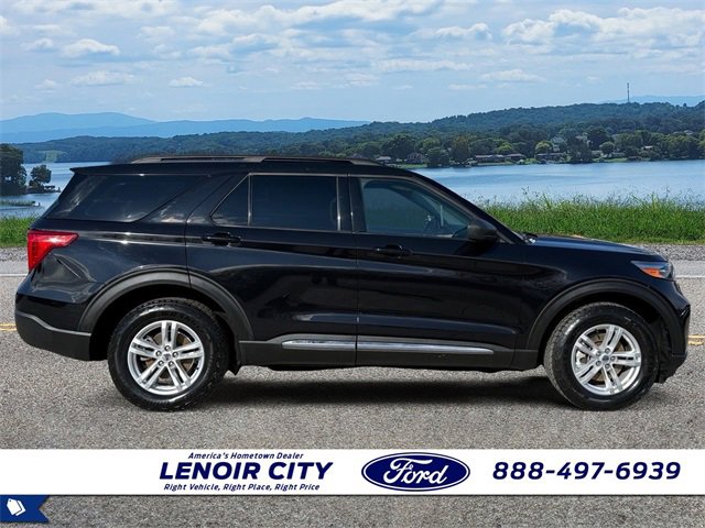 Certified 2022 Ford Explorer XLT w/ Equipment Group 202A image 8
