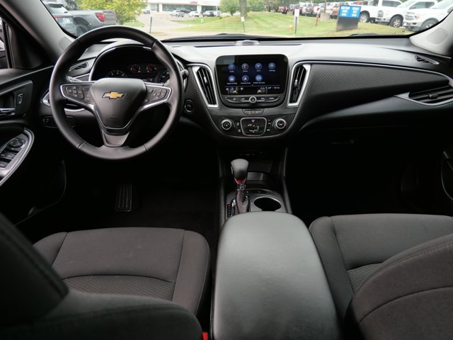 Used 2025 Chevrolet Malibu RS FWD image 19