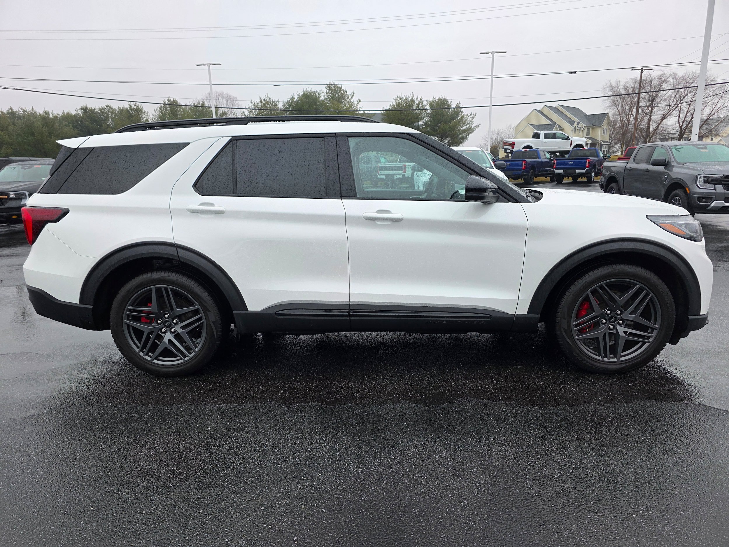 Certified 2025 Ford Explorer ST AWD/4WD image 6