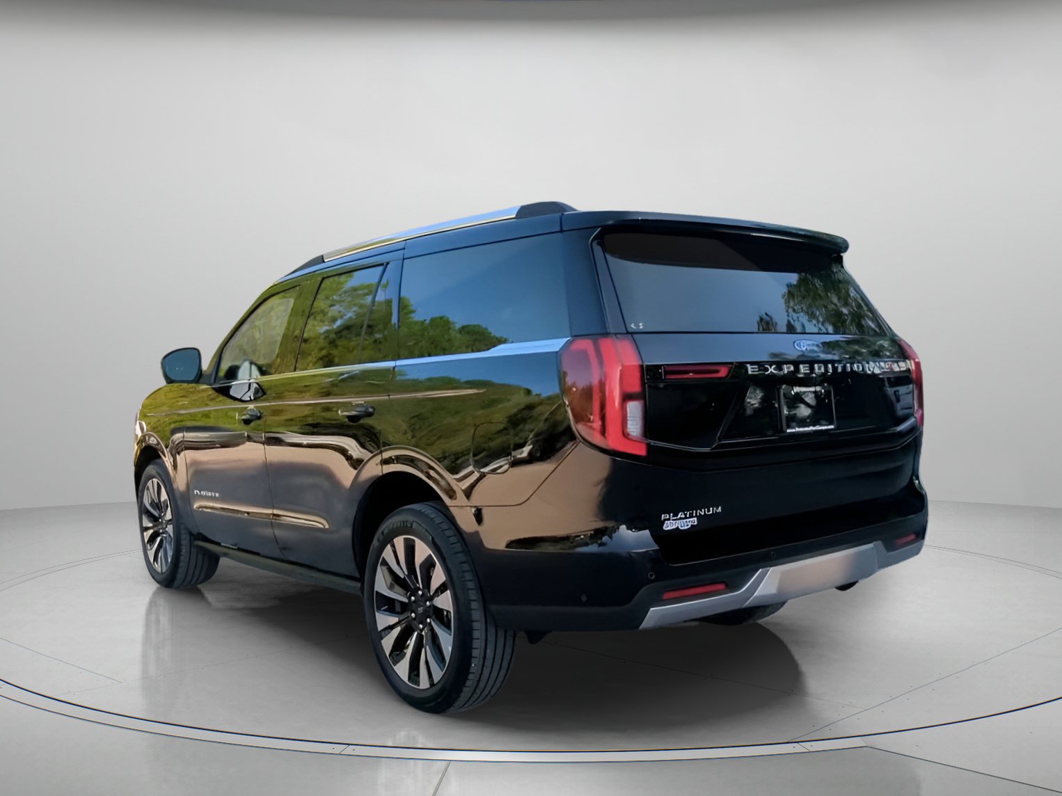 Certified 2025 Ford Expedition Platinum w/ Driver's Package AWD/4WD image 21