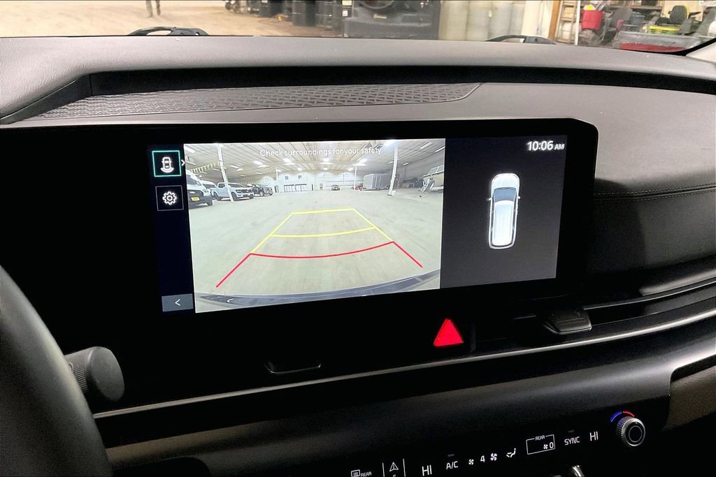 Used 2025 Kia Carnival FWD image 20