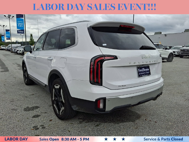 Used 2024 Kia Telluride EX w/ EX Captain's Chair Package FWD image 8