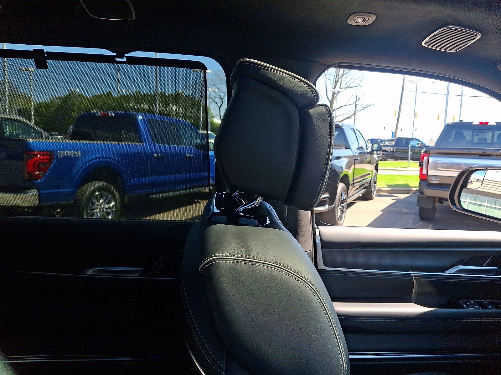 Used 2025 Jeep Grand Wagoneer Series II Obsidian w/ Quick Order Packagew 28T image 12