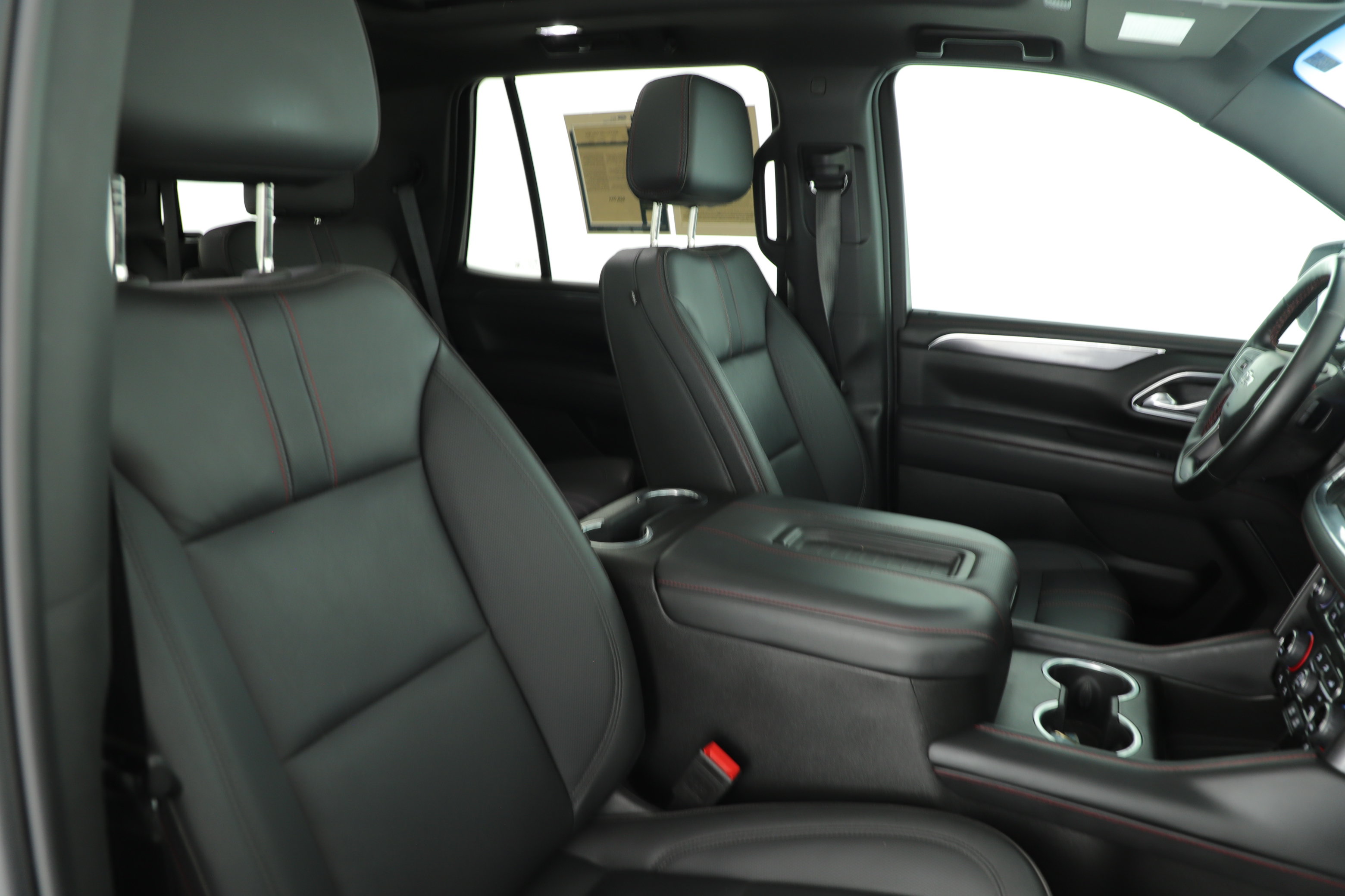 Used 2024 Chevrolet Tahoe RST w/ Luxury Package AWD/4WD image 20