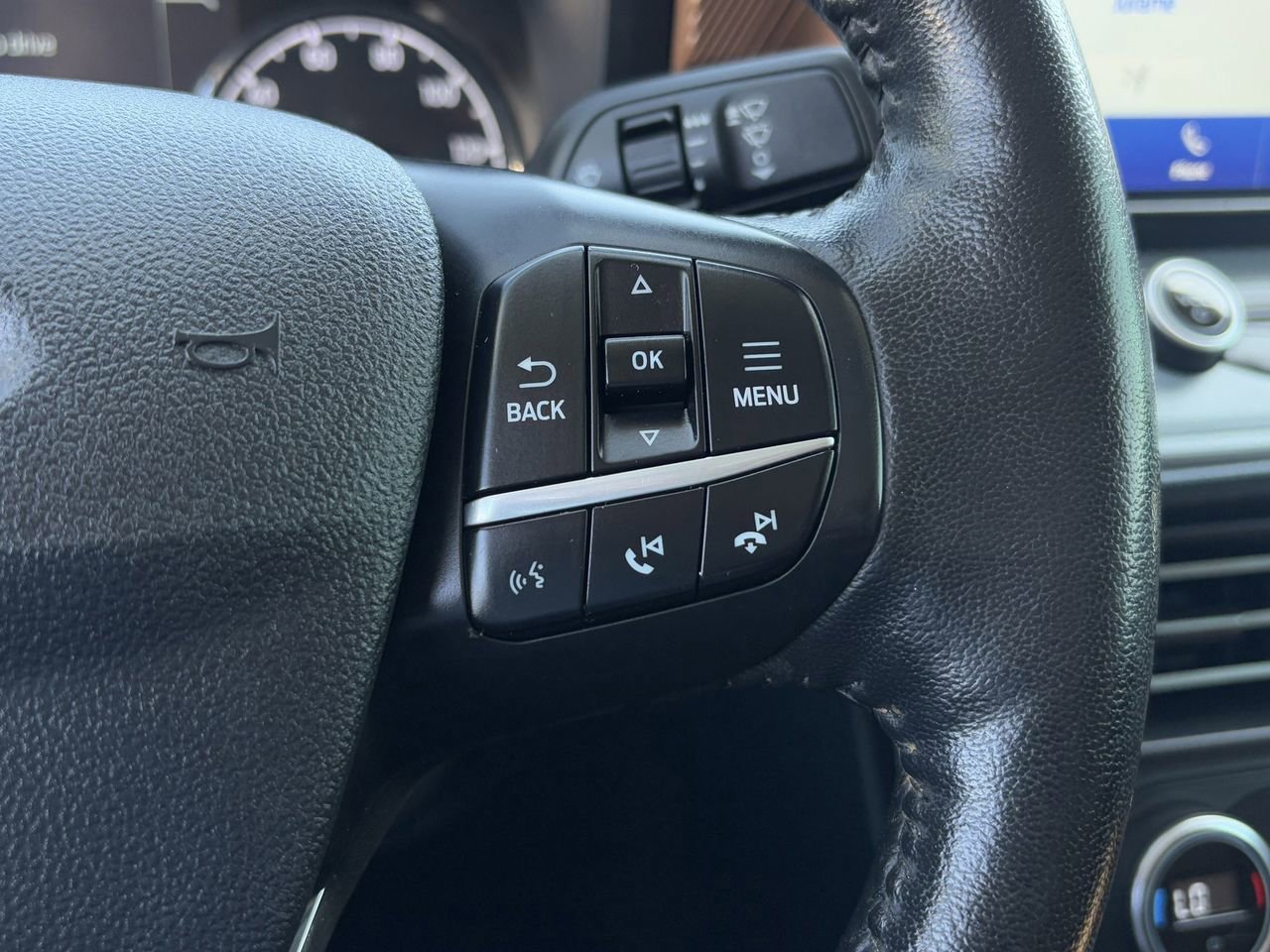 Certified 2022 Ford Maverick Lariat w/ Lariat Luxury Package image 17