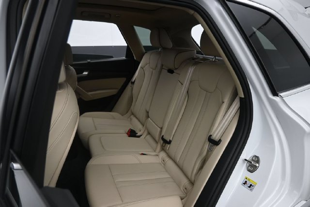 Used 2025 Audi Q5 2.0T Premium Plus w/ Premium Plus Package AWD/4WD image 25