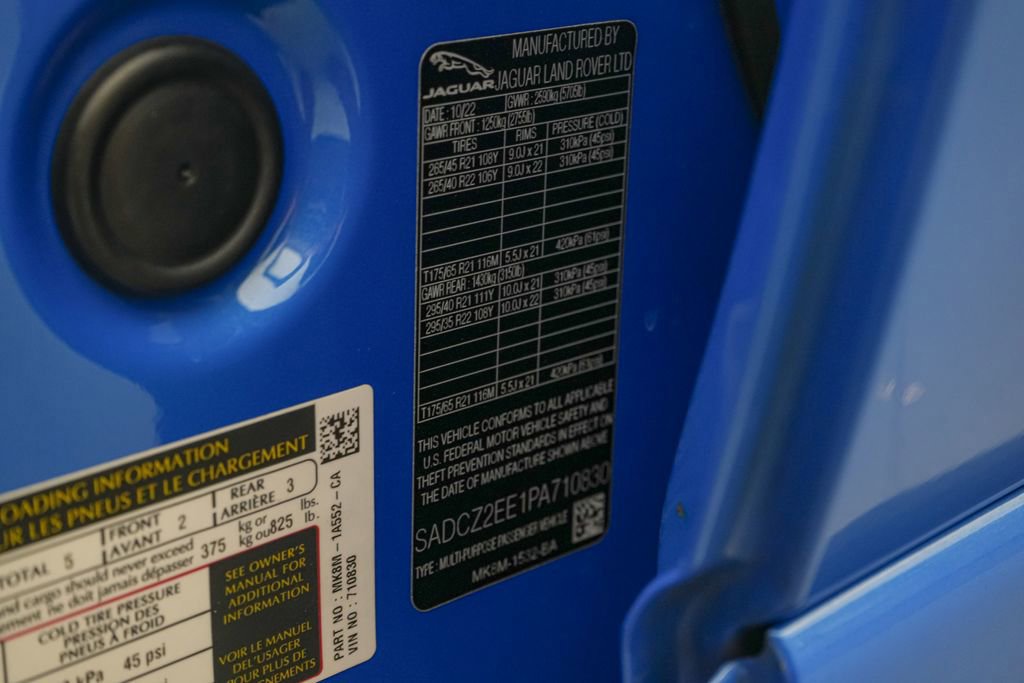 Used 2023 Jaguar F-PACE SVR image 43