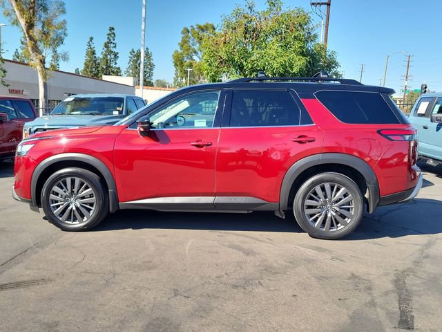 Used 2022 Nissan Pathfinder SL w/ SL Premium Package image 2