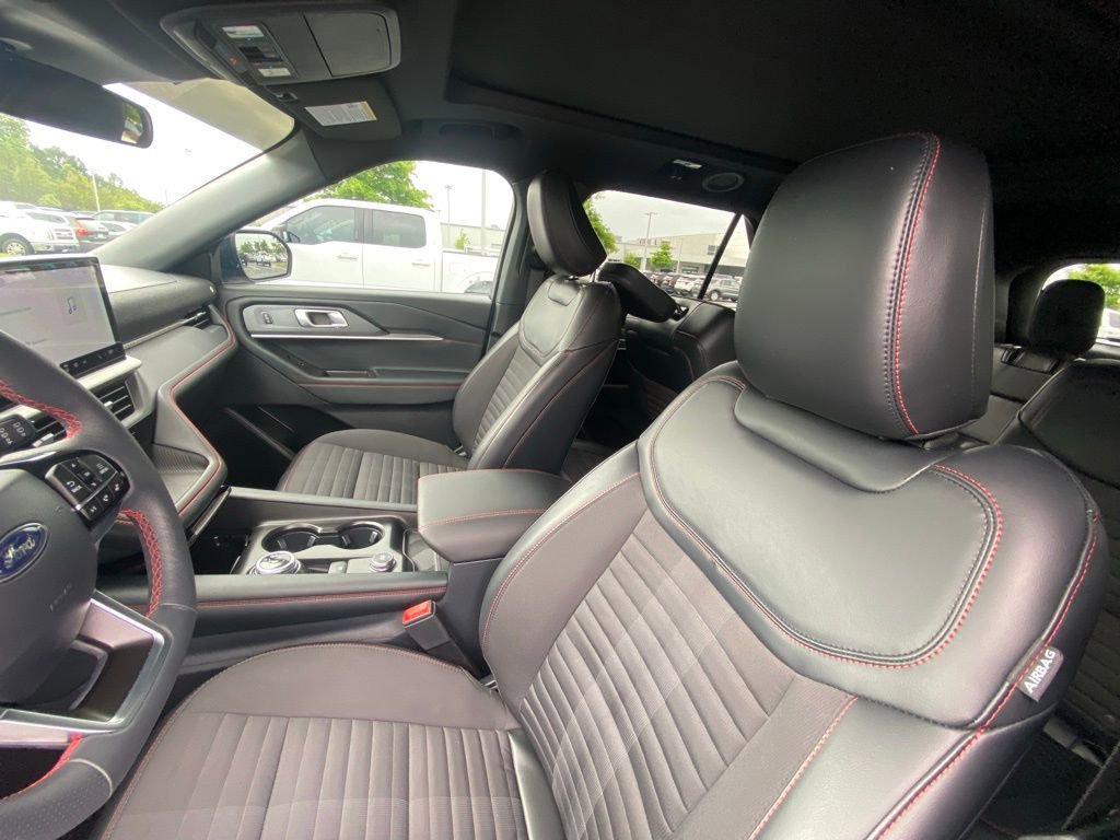 Certified 2025 Ford Explorer ST-Line image 21
