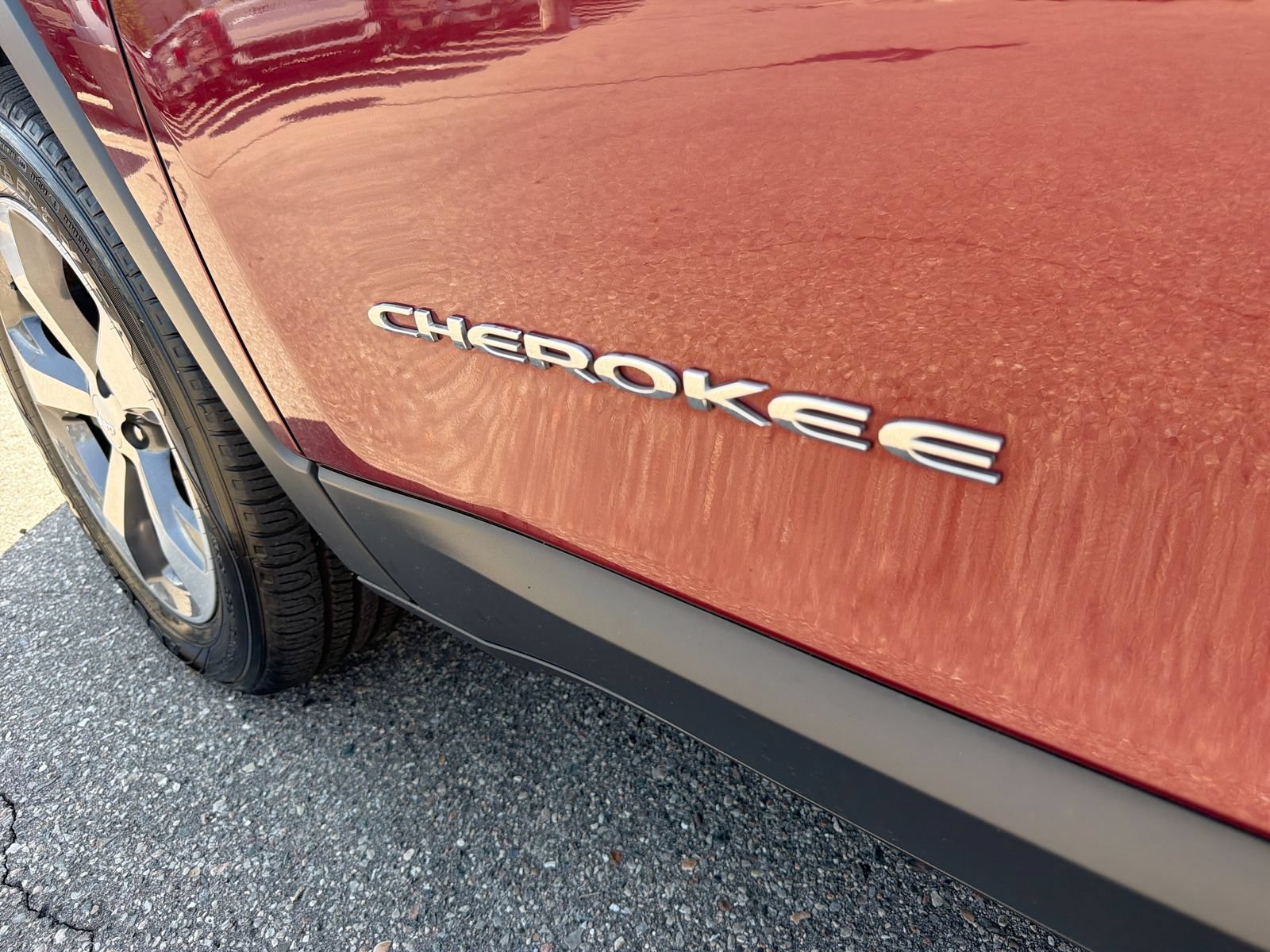 Used 2019 Jeep Cherokee Limited AWD/4WD image 17