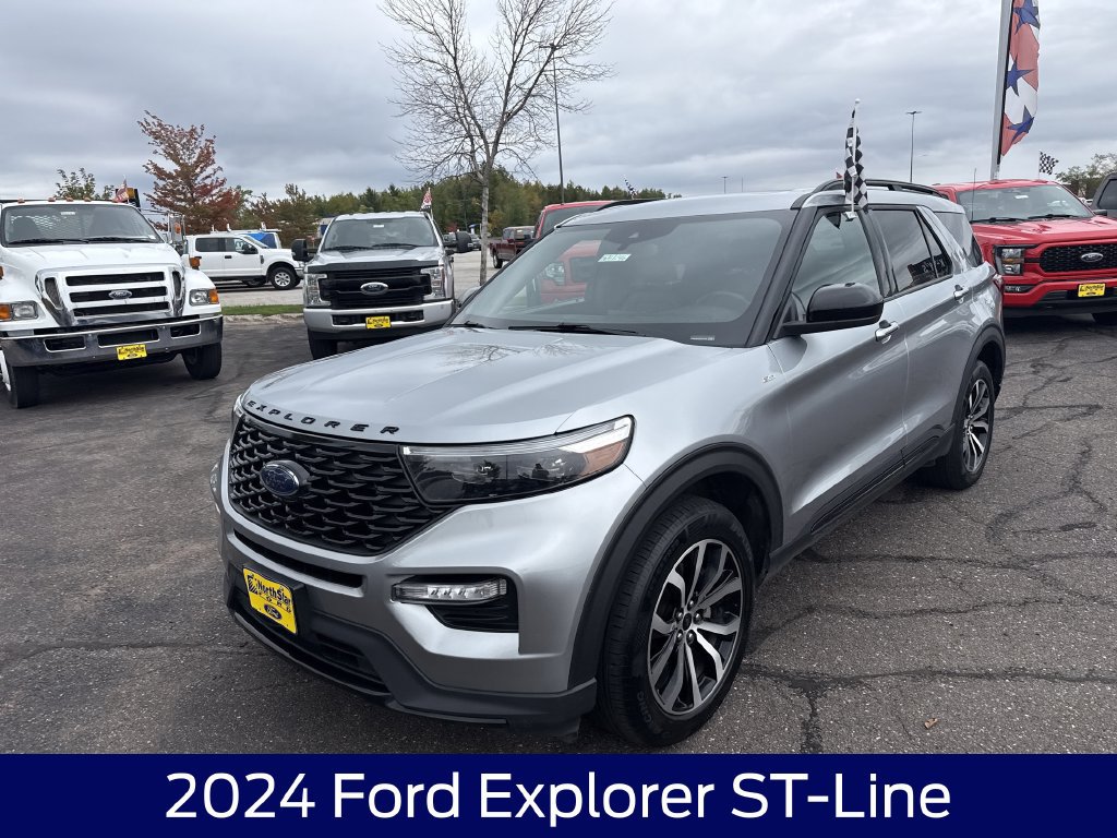 Certified 2024 Ford Explorer ST-Line w/ Class IV Trailer Tow Package AWD/4WD image 3