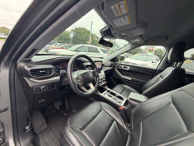 Certified 2023 Ford Explorer XLT w/ Equipment Group 202A AWD/4WD image 19