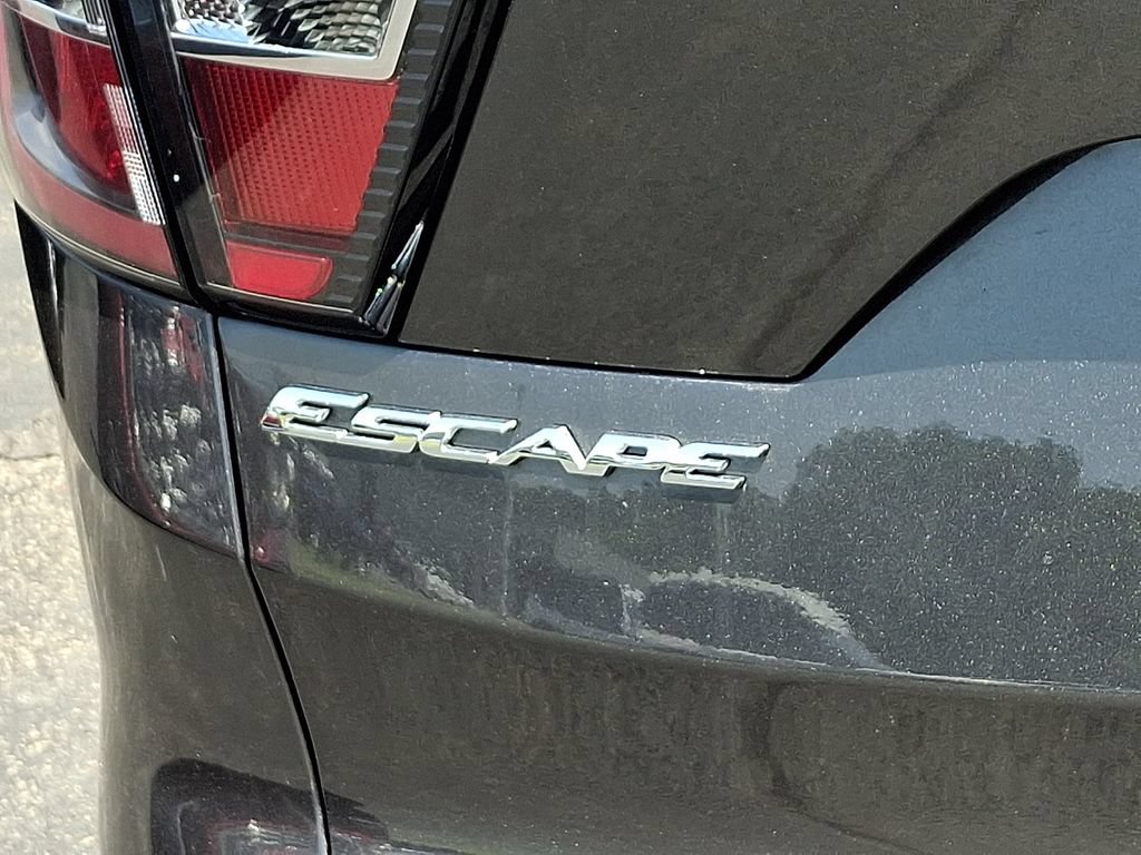 Certified 2017 Ford Escape SE AWD/4WD image 30