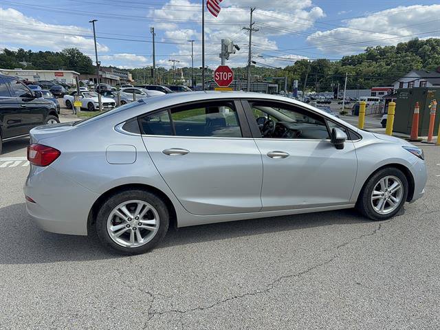 Used 2018 Chevrolet Cruze LT w/ LT Fleet Convenience Package FWD image 3