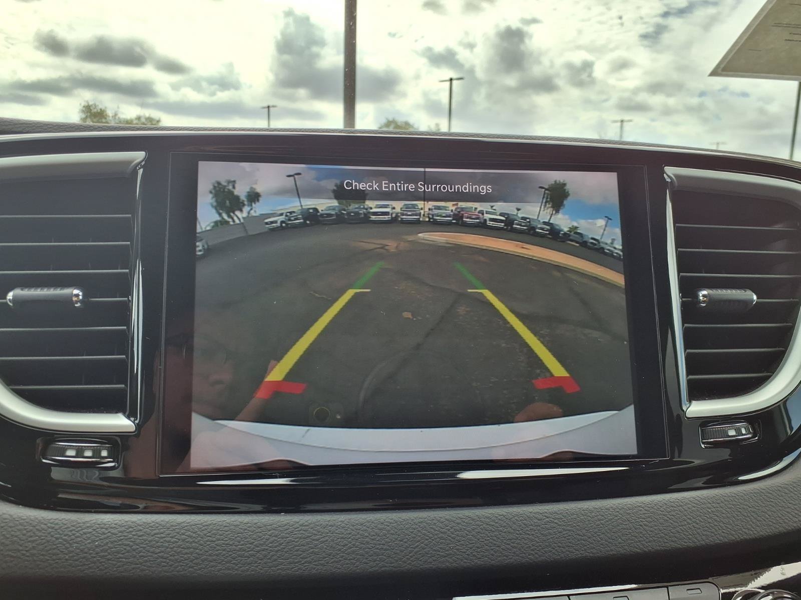 Used 2025 Chrysler Pacifica Select FWD image 25