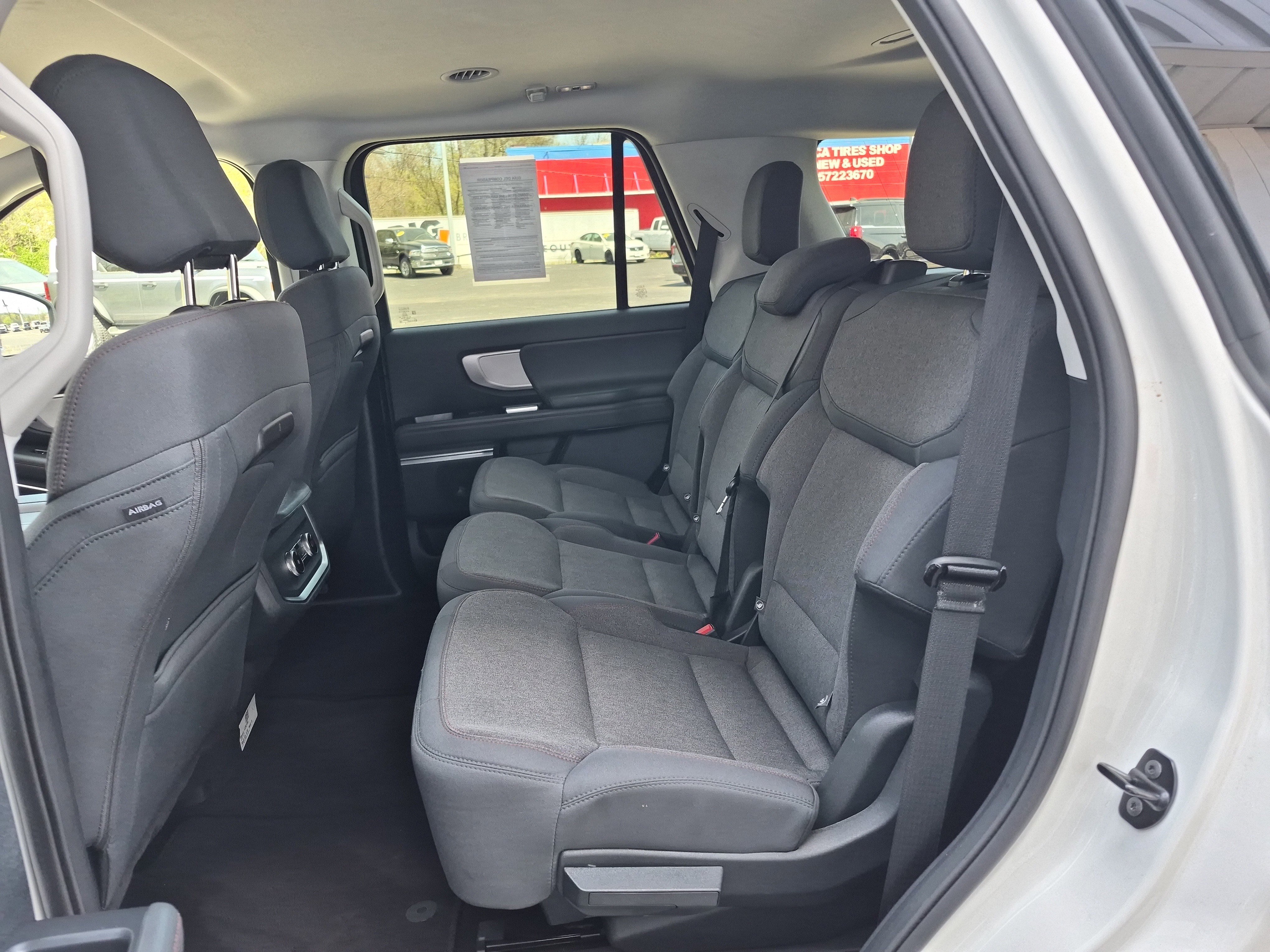 Certified 2025 Ford Expedition Active image 14