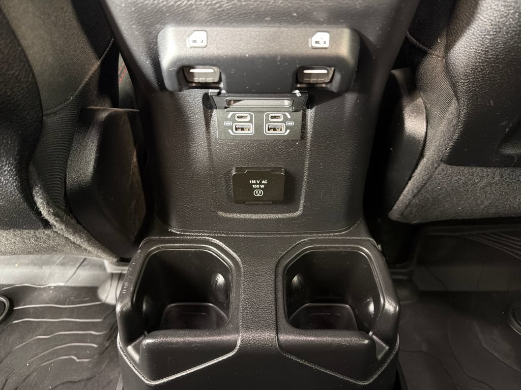 Used 2022 Jeep Wrangler Unlimited Rubicon w/ Cold Weather Group AWD/4WD image 17