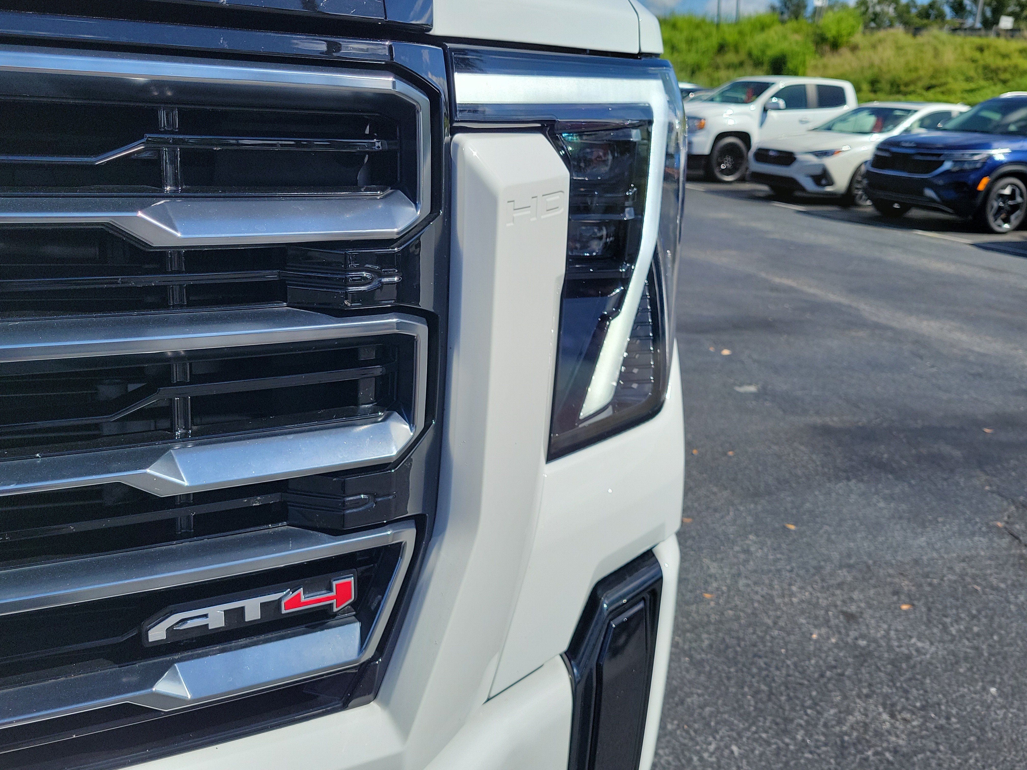 Used 2025 GMC Sierra 2500 AT4 w/ AT4 Premium Plus Package AWD/4WD image 3