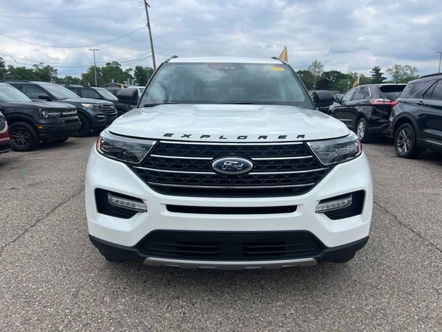 Certified 2024 Ford Explorer XLT w/ Equipment Group 202A AWD/4WD image 2