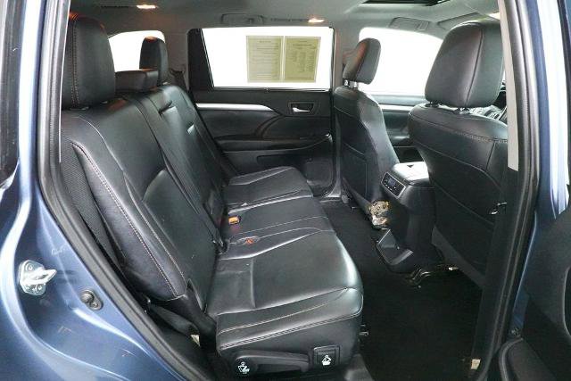 Used 2019 Toyota Highlander XLE AWD/4WD image 33