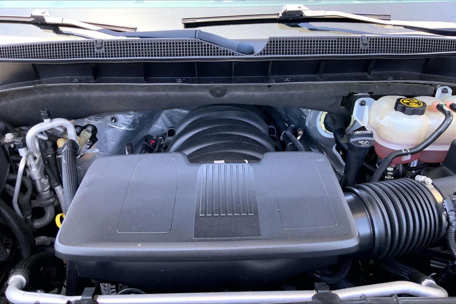 Used 2021 Chevrolet Tahoe Z71 AWD/4WD image 32