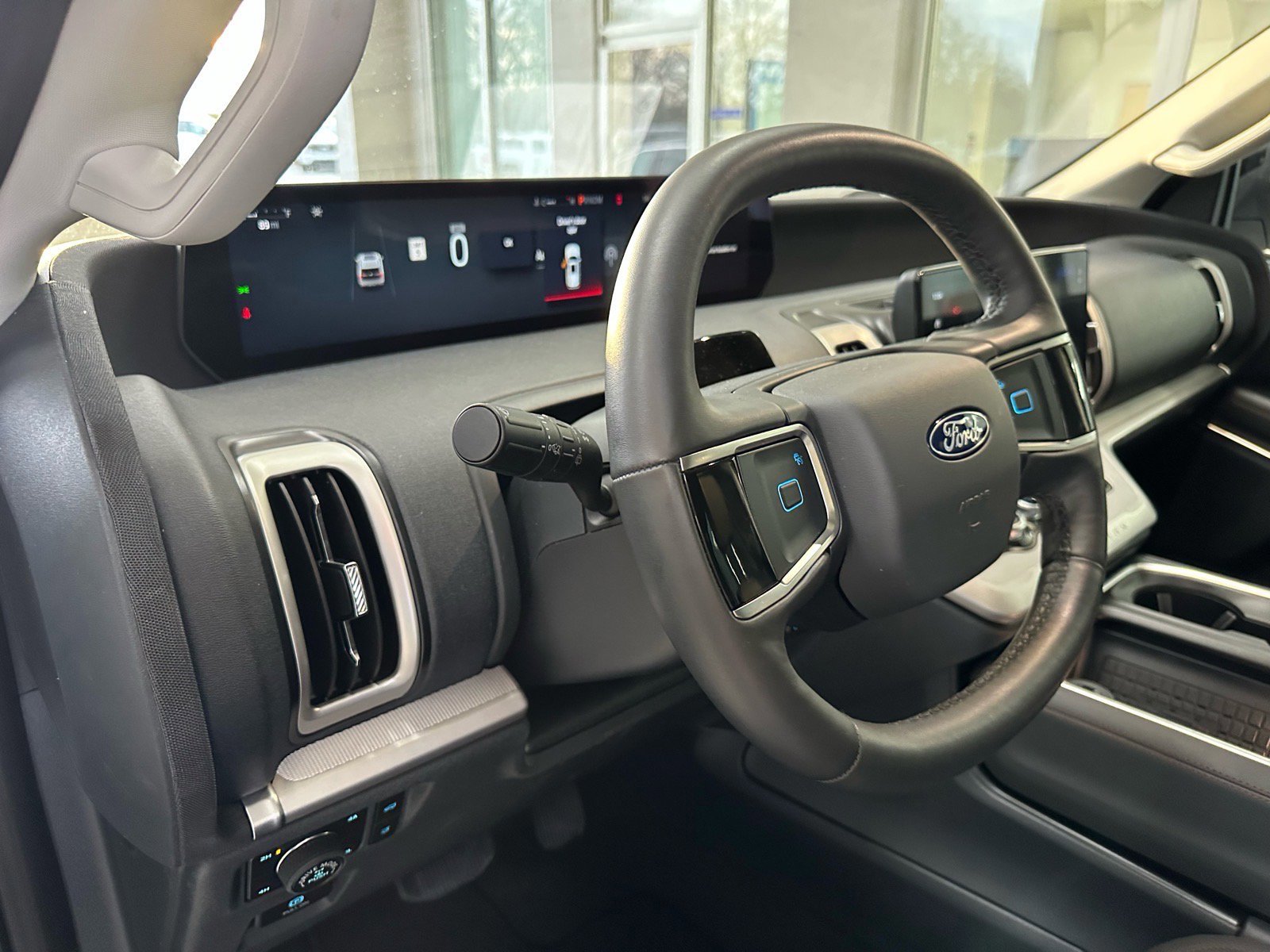 Certified 2025 Ford Expedition Active image 21