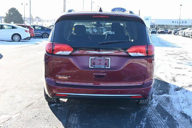 Used 2017 Chrysler Pacifica Touring-L Plus image 4