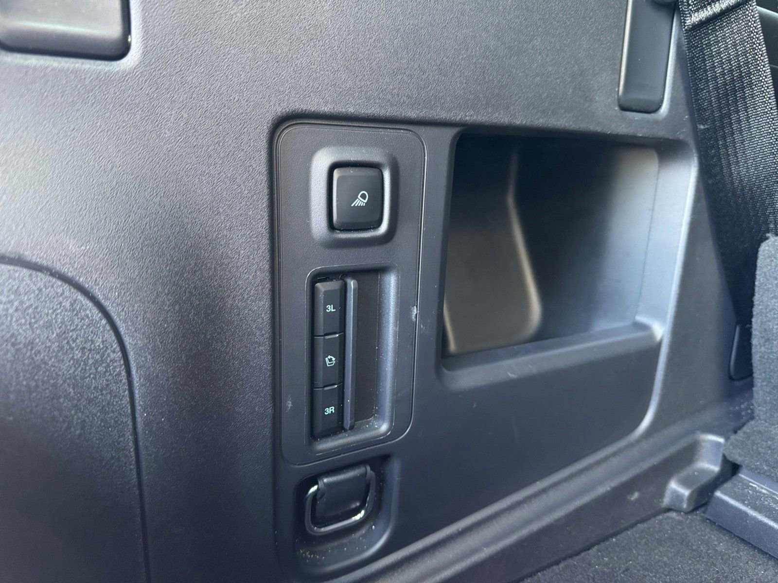 Certified 2025 Ford Expedition Active AWD/4WD image 19
