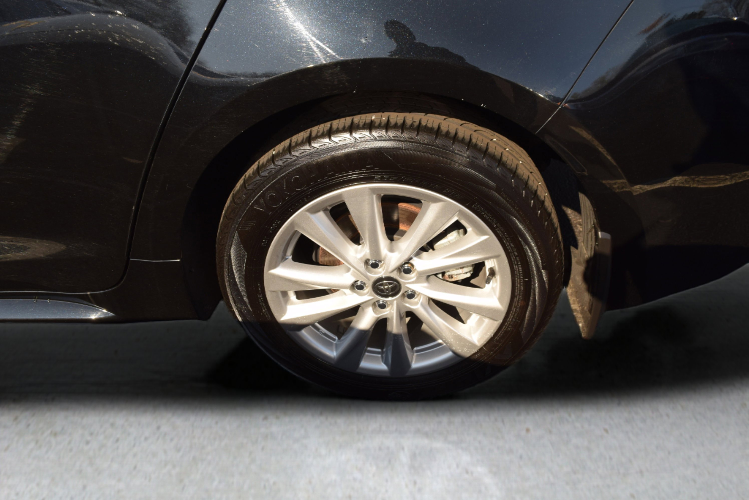 Used 2024 Toyota Corolla LE w/ LE Convenience Package FWD image 7