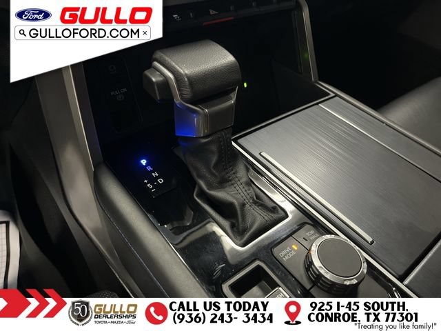 Used 2024 Toyota Sequoia Platinum AWD/4WD image 31