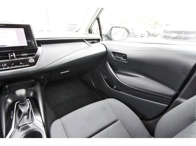 Used 2025 Toyota Corolla LE image 9