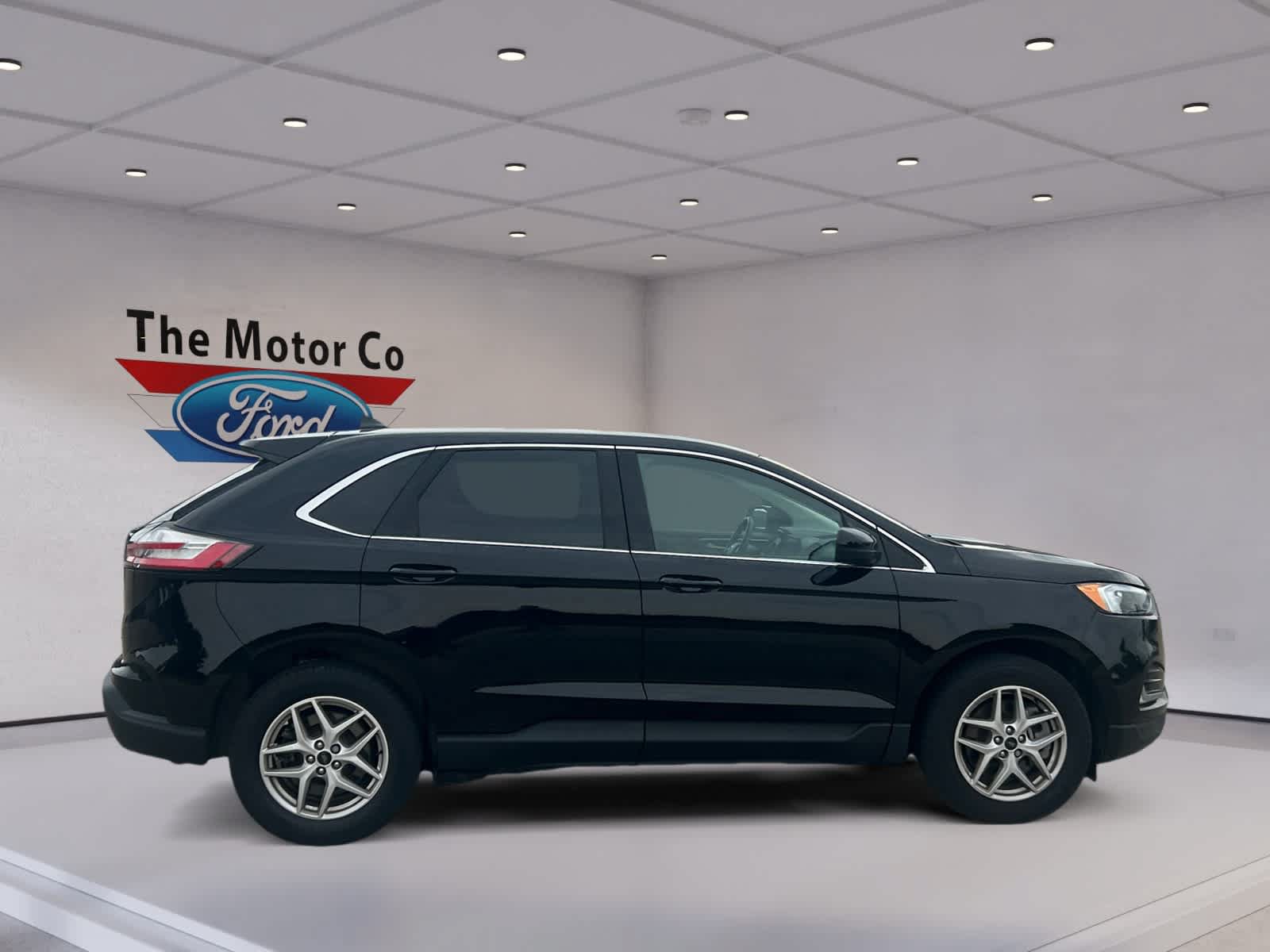 Certified 2023 Ford Edge SEL w/ Convenience Package AWD/4WD image 4