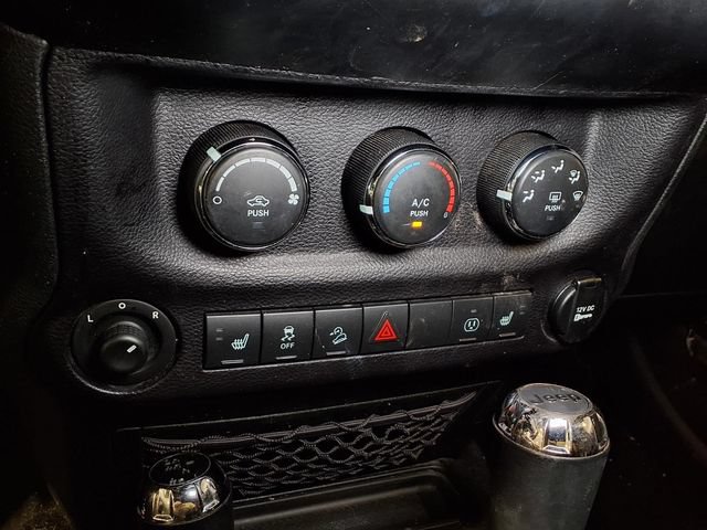 Used 2017 Jeep Wrangler Unlimited Sahara w/ Mopar Chrome Edition Group AWD/4WD image 7