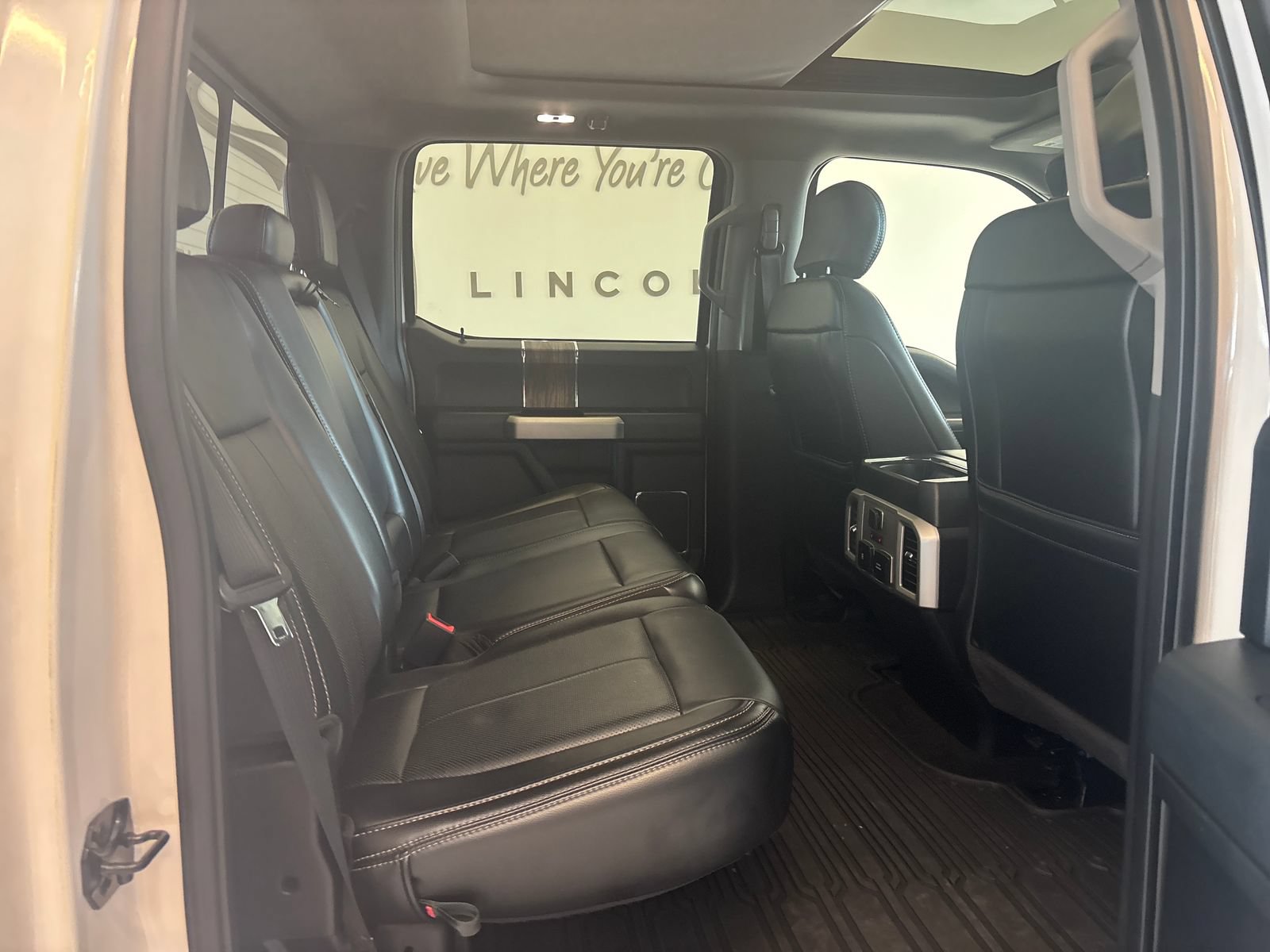 Certified 2019 Ford F150 Lariat w/ Equipment Group 502A Luxury AWD/4WD image 8