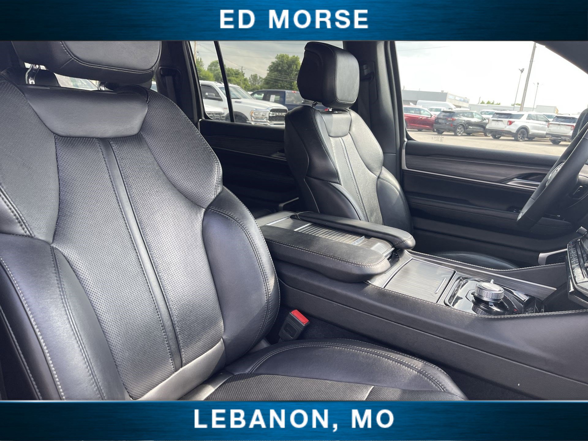 Used 2024 Jeep Wagoneer L Series II AWD/4WD image 25