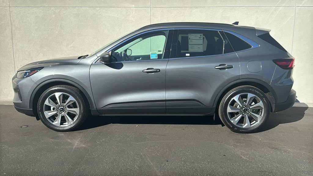 Certified 2025 Ford Escape Platinum image 5