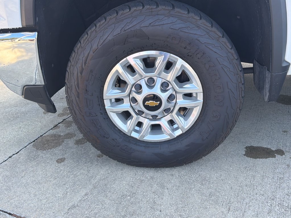 Used 2025 Chevrolet Silverado 2500 W/T AWD/4WD image 11