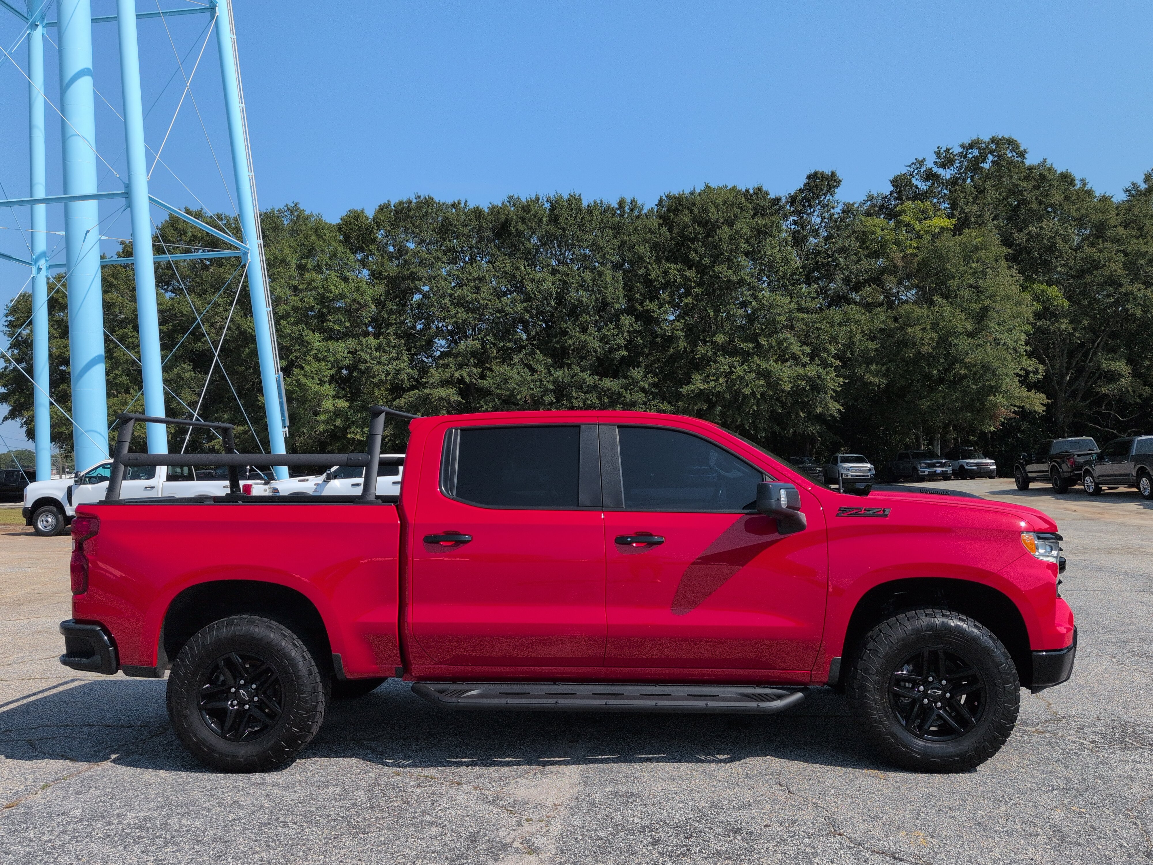 Used 2022 Chevrolet Silverado 1500 LT Trail Boss w/ LT Trail Boss Premium Package AWD/4WD image 2