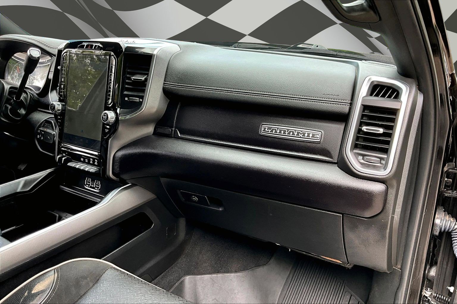 Used 2022 RAM 2500 Laramie AWD/4WD image 16