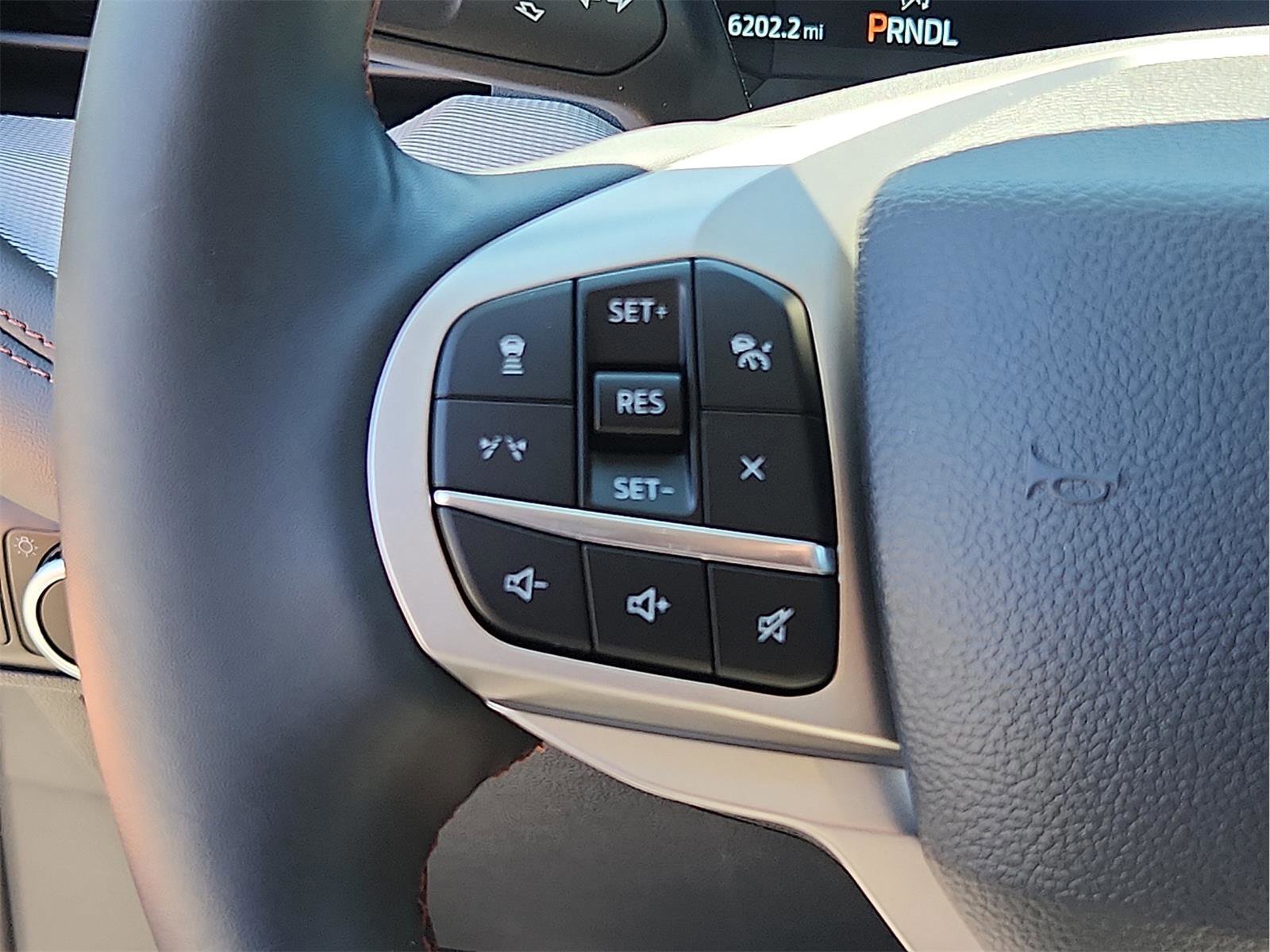 Certified 2025 Ford Explorer Active w/ Active Comfort Package image 18