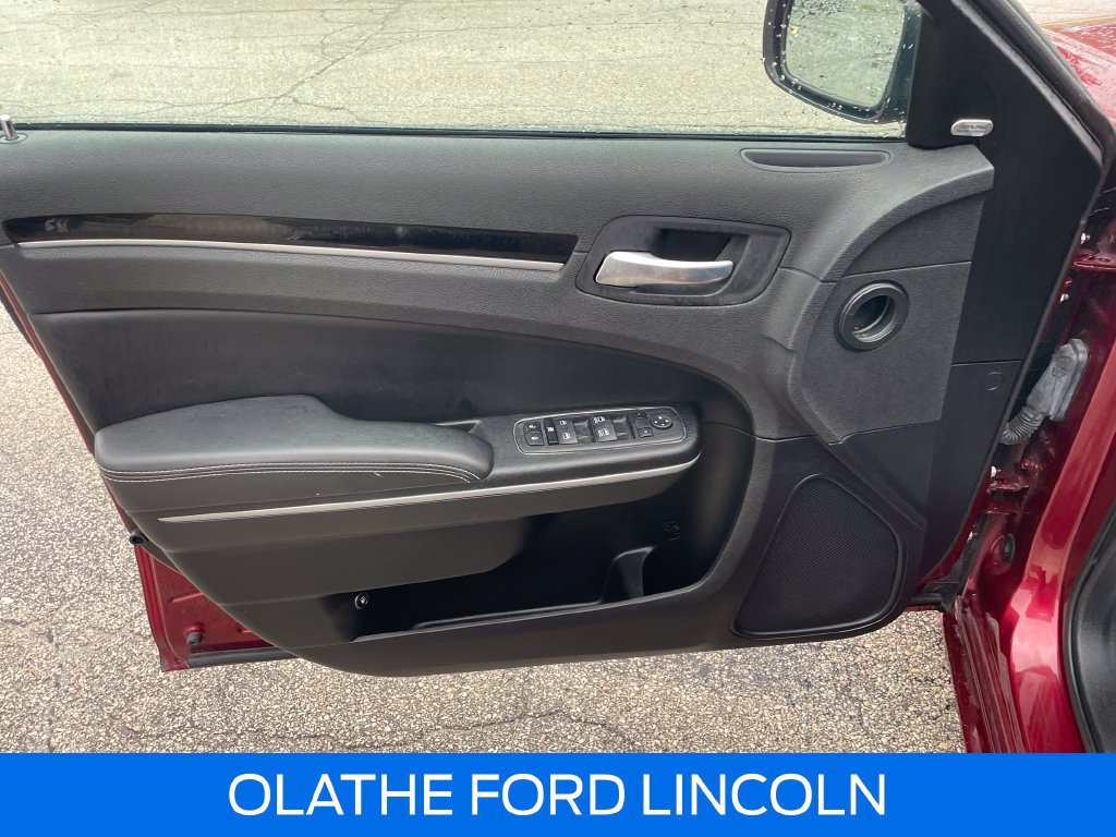 Used 2023 Chrysler 300 S RWD image 11
