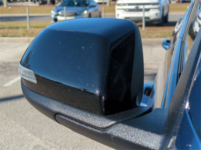 Used 2025 Chevrolet Traverse LT w/ Driver Confidence Package image 12