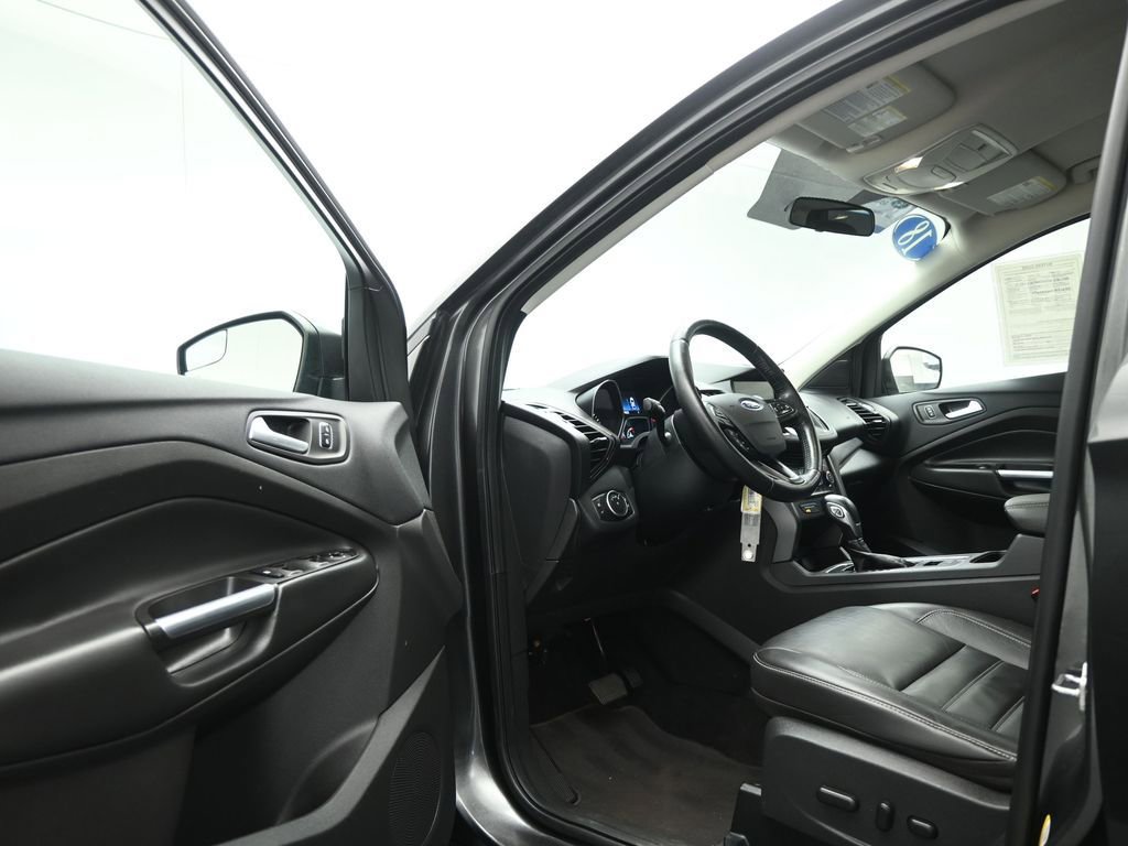 Certified 2018 Ford Escape SEL image 9